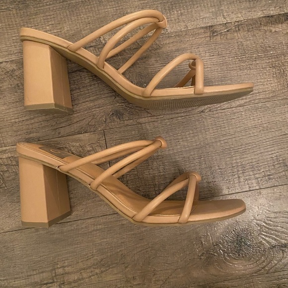 Nude heels - Picture 4 of 6